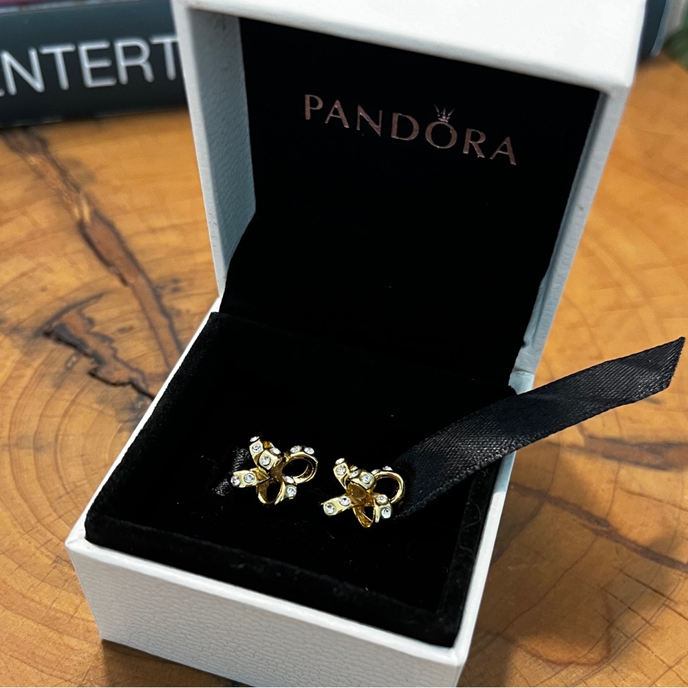 ♠️ Kate Spade Gold Bow Earrings